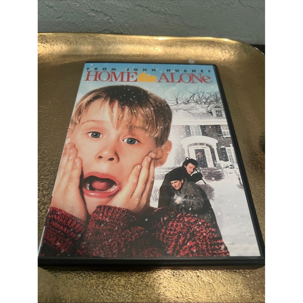 #2221**Home Alone DVD/VHS Cover - Classic Red Sweater Artwork
